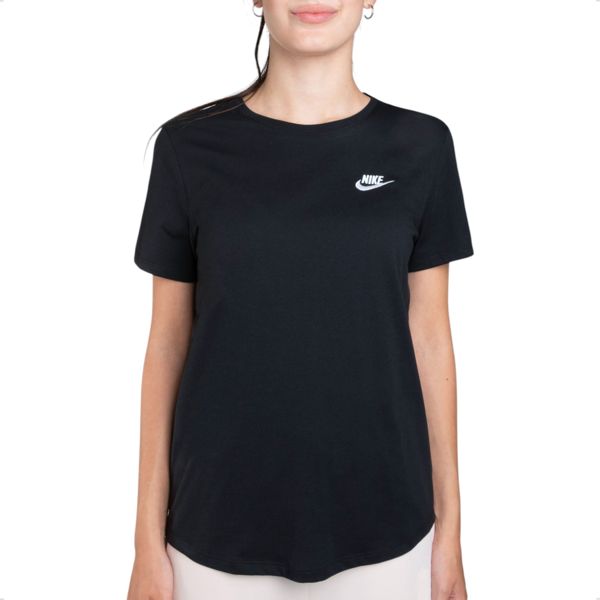 Remera nike club mujer urbano